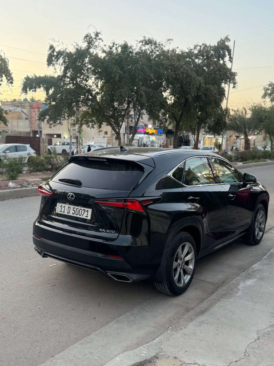 لكزز Nx موديل 2020 سياره جديده كلش 
مكفوله من ضربه وصبغ وتبديل كلش حلوه
كلين تايتل كفاله
فول مواصفات
بصمه فتحه
تبريد وتدفئه بلكراسي
كراسي كهرباء 
جلد احمر واسود 
ذاكره كشن 
صندوق كهرباء
رادار امامي وجاني 
محرك 2000 تيربو
سياره جاهزه وحلوه حيل 
سعرهة 235$ وبيهة مجال 
بيع او مراوس 
مكاني بغداد
*********** بغداد, العراق
