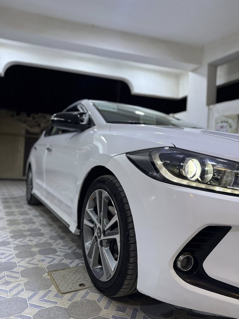 النترا 2017 ايراني 🇸🇦فول وكفول
طبعا الايراني ميستوجب اشرح مواصفاتها 
السياره كفاله من الصبغ وتبديل بيها بارد مكانات 
وشوف العين مينعاب 
مراوس حسب القناعه 
رقم السياره الانبار خصوصي 
السعر 155 وبيها مجال 
العنوان الانبار الرمادي 
***********
