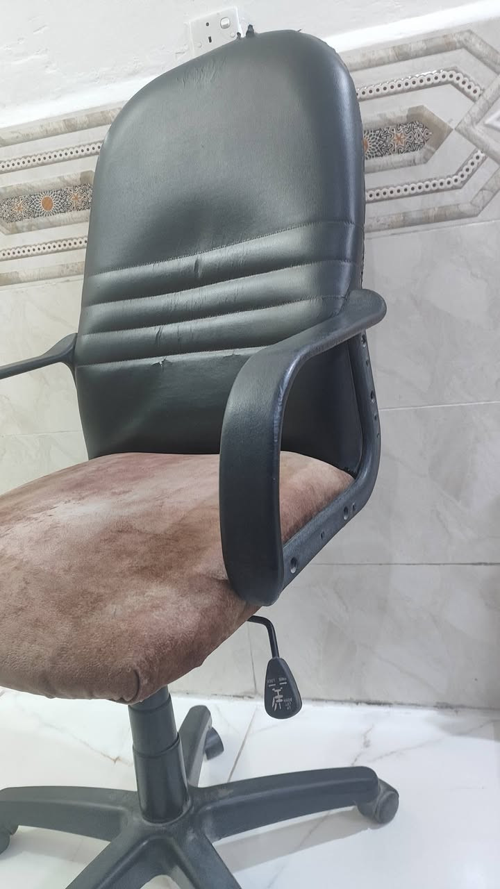 سلام عليكم للبيع كرسي دوار حجم كبير بس ضرر بسيط جرك واحد ماكو وابد ممأثر عليه ب 20 الف ماعندي توصيل مكلفه بنشر


**إذا كنت صاحب هذا الإعلان وتريد حذفه لأي سبب، رجاءا أرسل رسالة إلى الدعم الفني**
