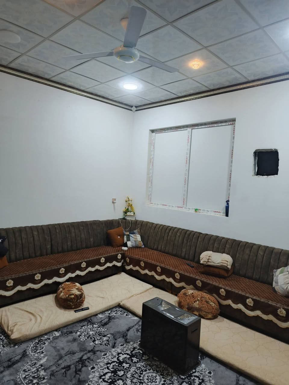 للبيع بيت ١٠٠ متر طابو طابق ونصف حديث واقع حال ١٢٥ متر العنوان كركوك حي النصر قرب جامع الفجر للاستفسار الاتصال على الارقام التالية ***********او ***********او مراجعة مكتب الصالح للعقار الواقع حي النصر قرب ساحة الغاز نستقبل كافه العروض
