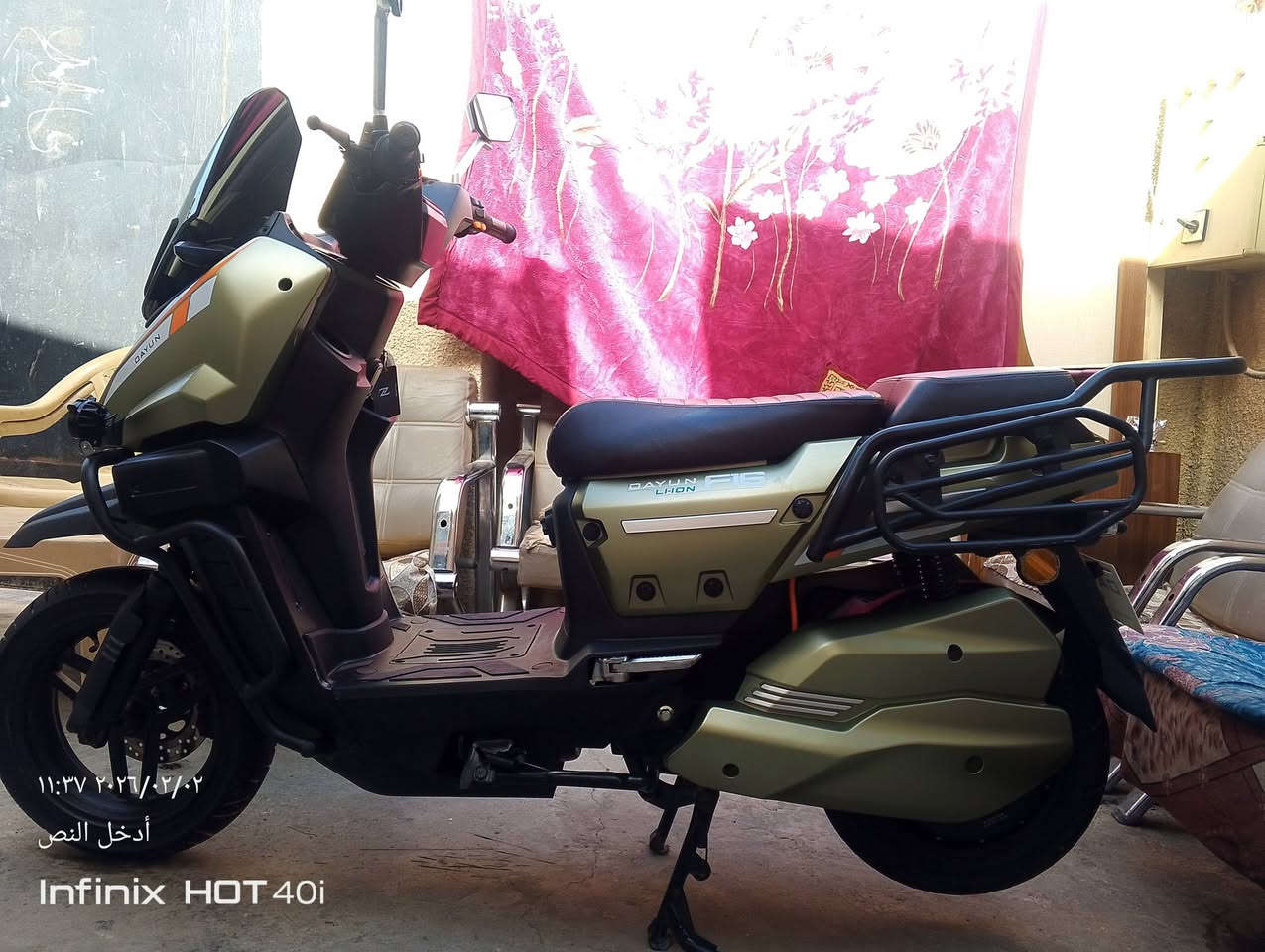 السلام عليكم دراجة شحن ليثيوم  30 امبير 72 فولت تمشي من 70 كيلو الى 90 كيلو بيهه سماعات منه وبيهه اباجي ملف 2000للبيع بعدهه جديدة زيرو مماشية استخدام شهرين مطالع بيهة سعره مليون 150 مكاني بغداد الغزالية رقمي ‏‪***********‬‏ أو واتس اب ***********
