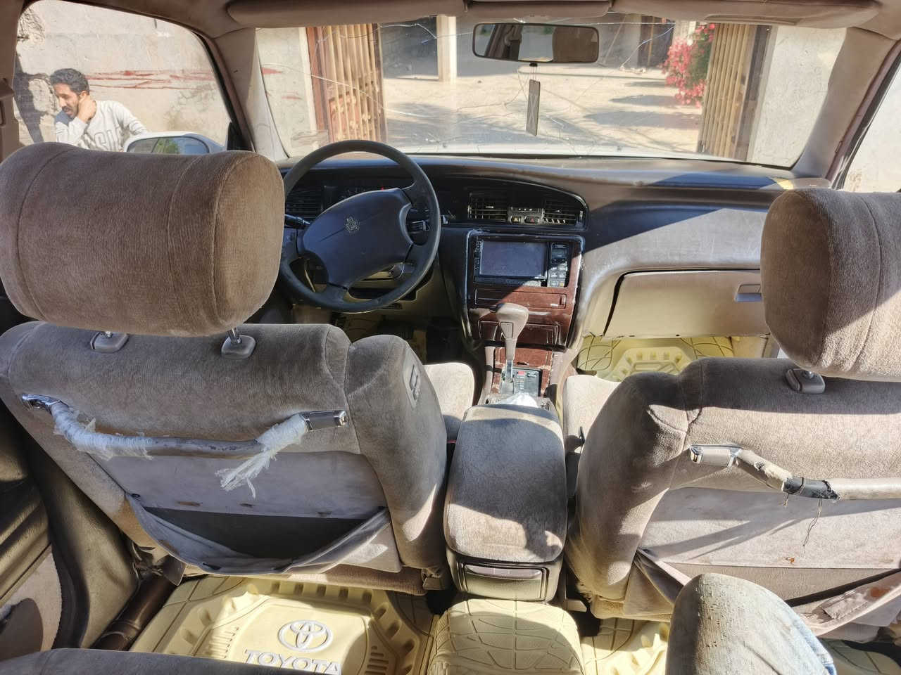 بطه موديل 94 كير ومحرك300شرط طخم نص عمر تواير 4جدد تبريد نقص غاز بيها صبغ مكانات انطيك احزام شرط التحويل يرهم مراوس حسب القناعه السعر 53وبيهامجال ***********
