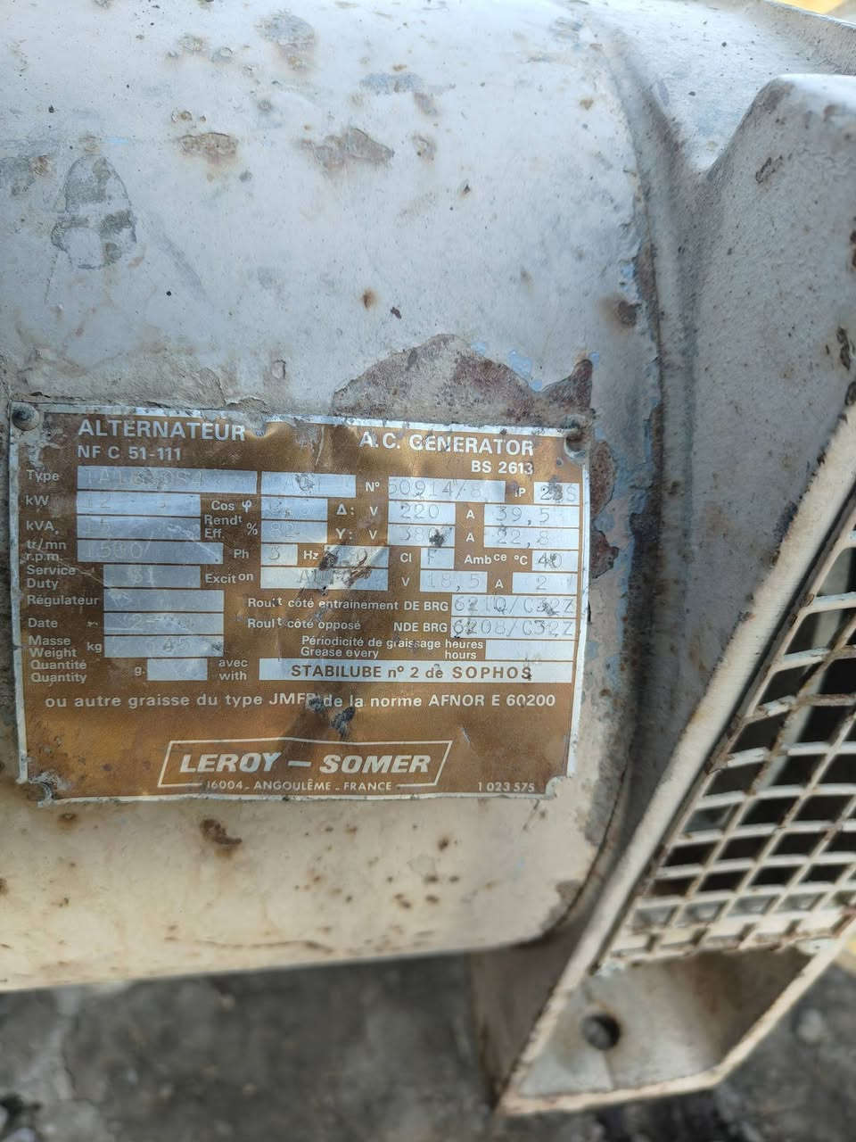 للبيع مولد دويز حلواني ثلاثة سلندر 15كيفي السعر 20ورقة المكان بغداد أطراف أبو غريب
***********
