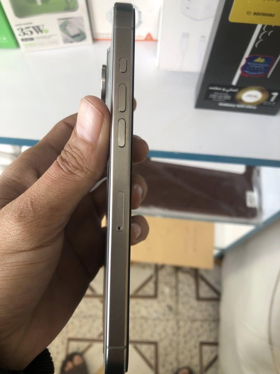 ايفون ١٥ برو ماكس مبدل بطاريه وشاشه تفصيخ بس بيه خط ذاكره ٢٥٦ بسعر مناسب ب٥٤٠ الف للاتصال ***********
