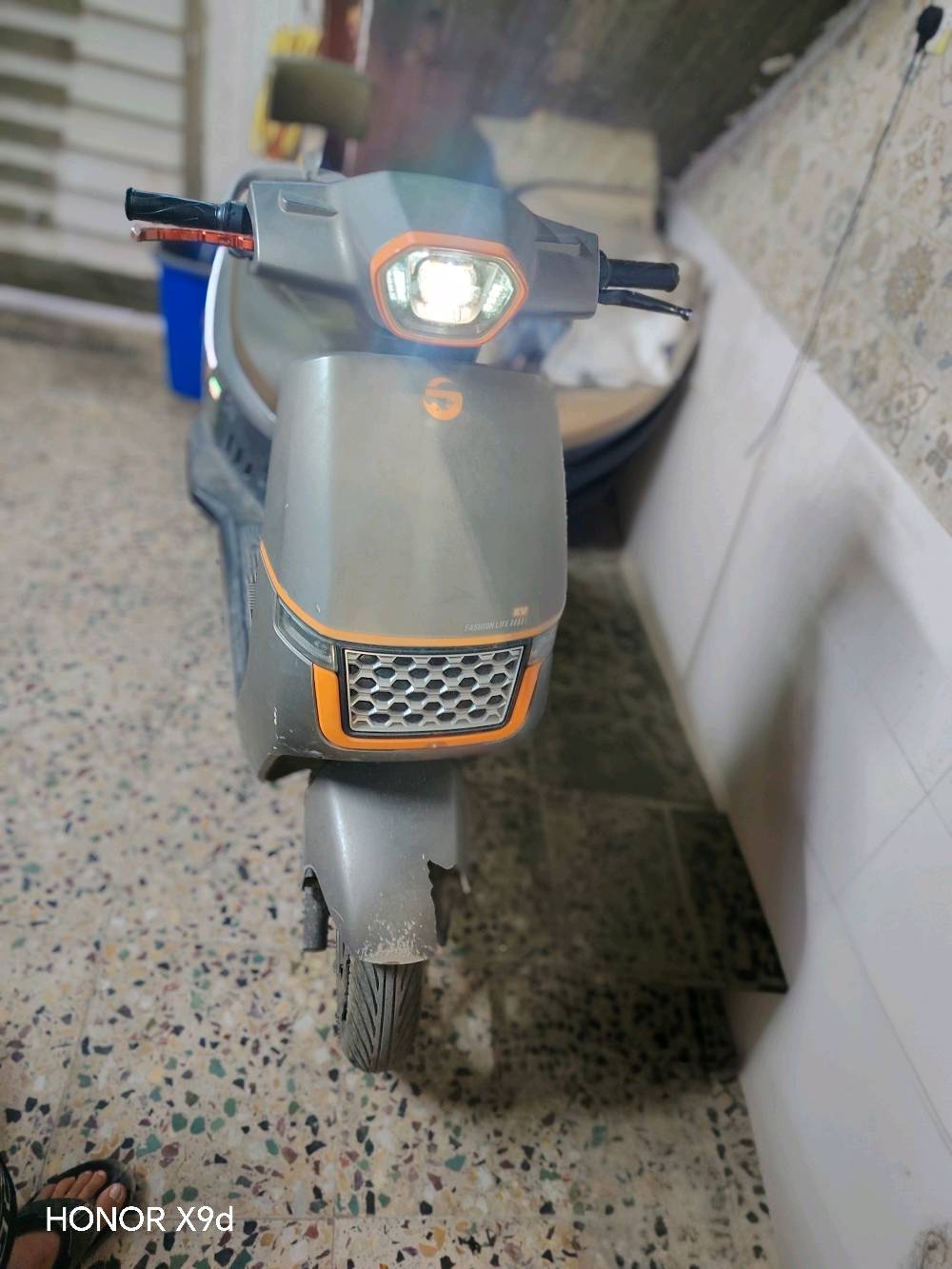 دراجة كهربائية اسمهة (رانج) اربع سرع توصل سرعتهة 80 حقيقي ملف1500 دراج سريعة بية دخة بالچاملغ الأمامي دراجة نضيفة من ناحية الكهربائات و البريكات و البطاريات جديدة اشتريته دراجة صارله 8 أشهر من اشترته و ماماشية هواي على كد الشغل و البيت الايت بيه عالي و ناصي و ترميش قوي و بيه راديو و سماعة بلو توث و رام تكدر تخليلهة الدراجة اريدهة 800 و بيه مجال و *اقبل المراوس*