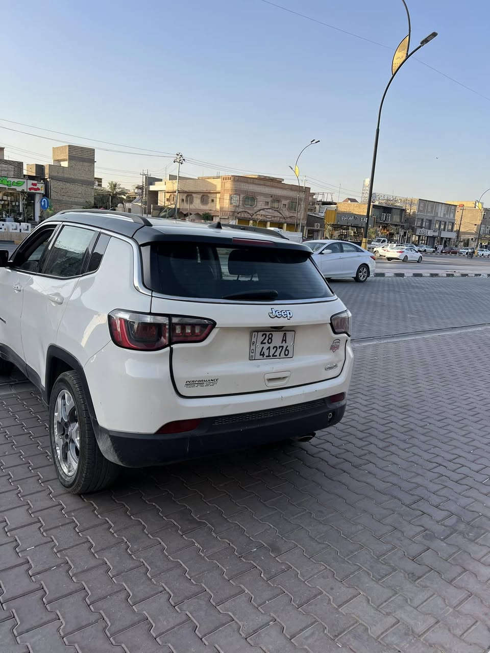 سلام عليكم 
جيب كومباس موديل 2018 
ماشية 80500km وقابل للزيادة 
تو كلر المواصفات المعروفة مالت الجيب حادثها موجود السونار كامل ورقم الشاصي السيارة كاملة من كير وتبريد وحدادية  بس المكينة مفتوحة امبدلين بيها كازكيت وبيها ضعف 
سعرها 110 وبيها مجال ان شاءالله مكانها النجف متواجد خاص او الرقم ***********
