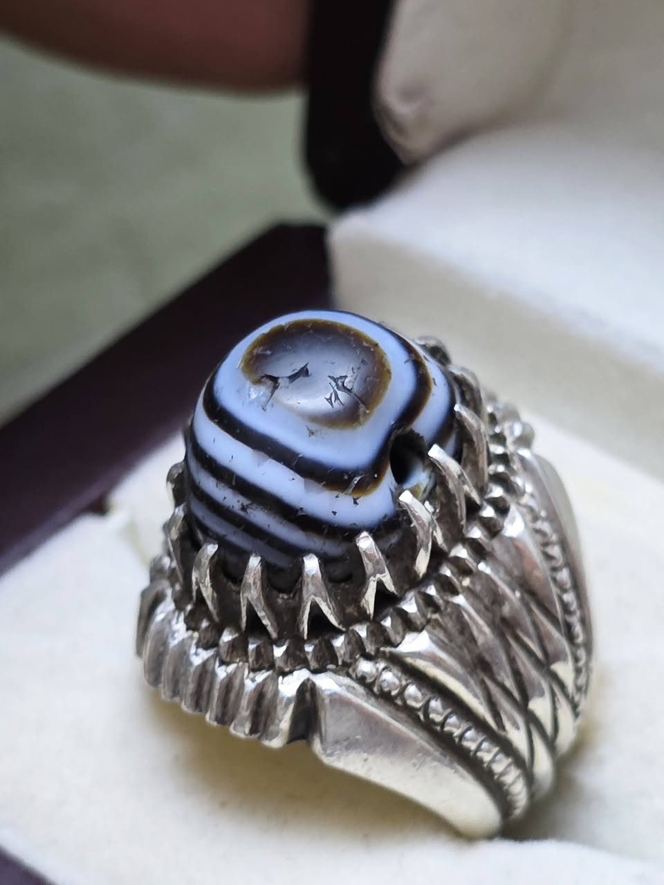 الجزع الاصيل كاعنه الطيبه 
صياغه المبدع الصائغ علي بمبع الكاظمي 
لعيونكم جميعا


**إذا كنت صاحب هذا الإعلان وتريد حذفه لأي سبب، رجاءا أرسل رسالة إلى الدعم الفني**