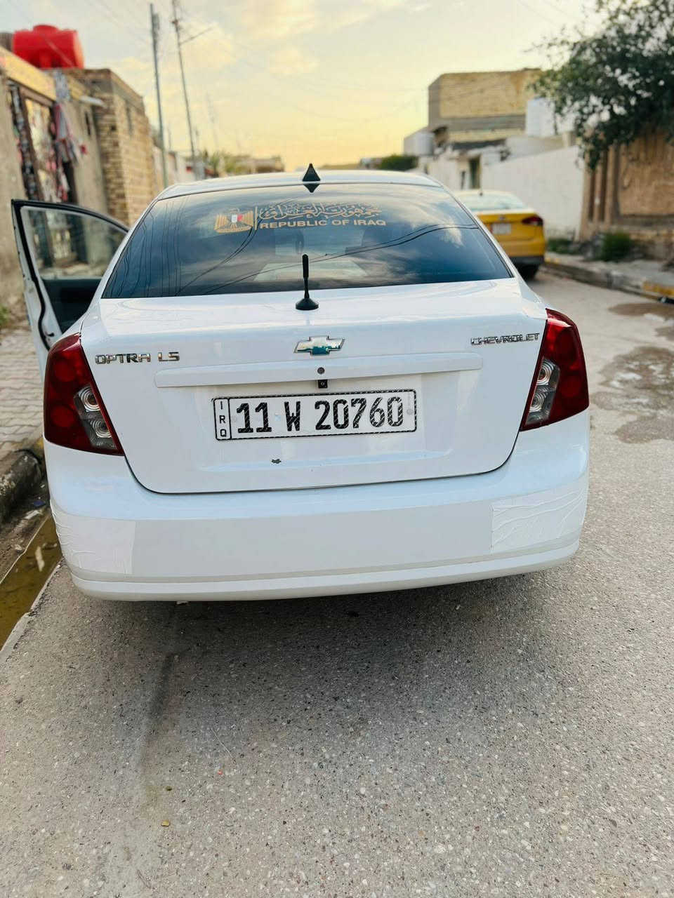 سلام عليكم ورحمة الله وبركاته البيع وديل ٢٠١٢ سياره جاهزه رقم بغداد مكفوله من الحادث ومن تبديل وسونار موجود بل منشور مداور رقم جديد مصفره غرامات مكان السماوه رقم تليفون *********** السعر ٧٥ وبهى مجال غير متواجد على الفيس تصل وبيك خير وتدلل
