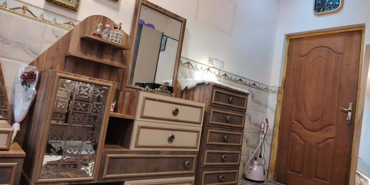 غرفة نوم تركيه ب ٦٠٠ قفل مستعمله نظيفه 9قطع    العنوان بغداد للاستفسار ع رقم***********
