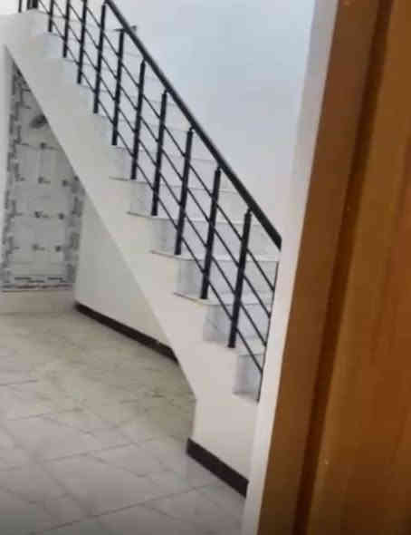 السلام عليكم
للايجار 
بيت طابقين بناء كامل وجديد ١٠٠متر مفصول الطابق الاول عن الطابق الثاني الطابق الاول مدخلين والطابق الثاني مدخل واحد كل بيت فيه غرفة نوم وصالة وهول داخلي ومطبخ وصحيات كاملة 
البعيثة قرب المجزرة العصرية شارع صيدلية السنبلة إيجار الطابق الارضي 
٤٠٠ والطابق الأعلى ٣٥٠ لمعرفة التفاصيل الاتصال بالرقم ***********
احمد ابو زيد
