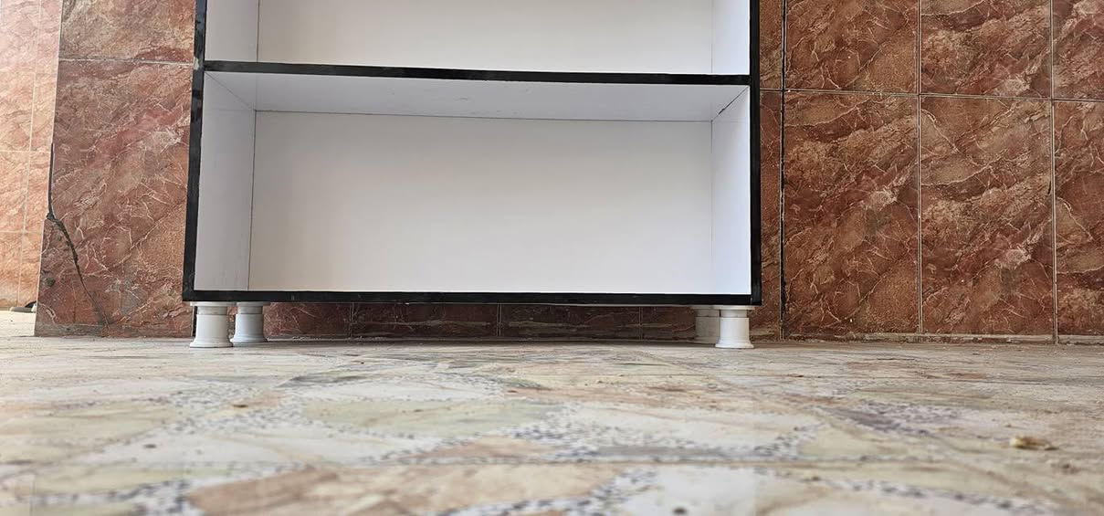 فترينات البيع خوات الجدد شرط شخط ما بيهم  العرض 95 الطول 190 سعر الوحده  60 عندي توصيل داخل النجف  *********** عندي 4 فاترينات
