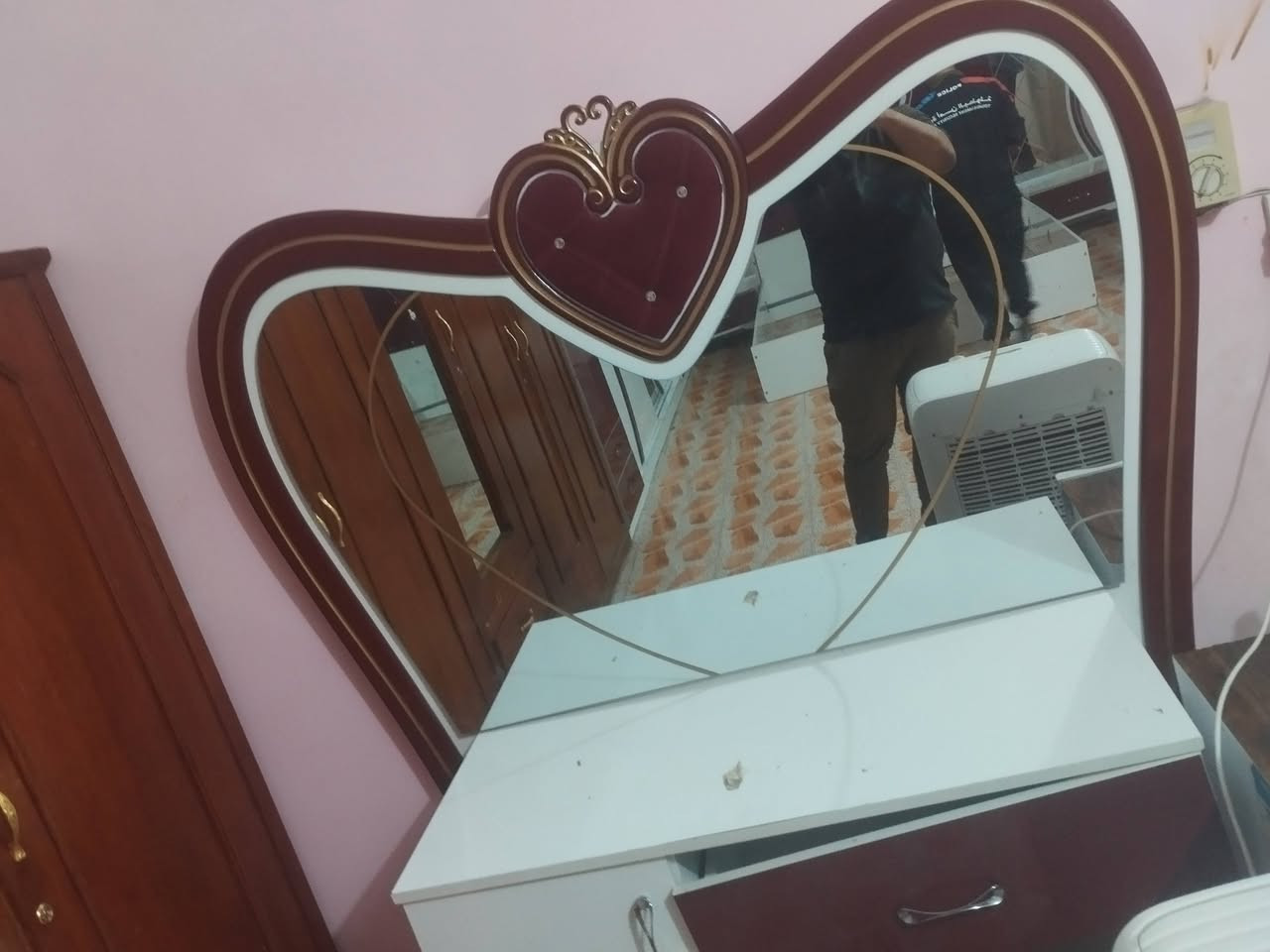 غرفه تركيه 8 قطع 
نضيفه اي ضرر مابيها 
بسعر مناسب جدا
ومتوفر بوفيات وكناتير 
تابعو النشر 
العنوان واسط نعمانيه شارع 13 مقابل بيت الحاج خيون 
للاستفسار مراسلة الصفحه او الاتصال 
*********** واتساب فقط 
***********
***********
