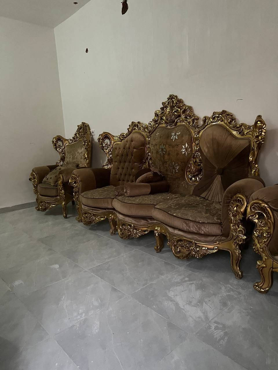 🏡 دار للإيجار 🏡
📍 العنوان: حلة – التاجيه _
📐 المساحة: 110 متر
✅ تحتوي على: 🛏️ غرفة نوم
🛋️ هول
🚪 استقبال
🍽️ مطبخ
🚿 صحيات
🌃 غرفة نوم
للاستفسار الاتصال على الرقم
***********
