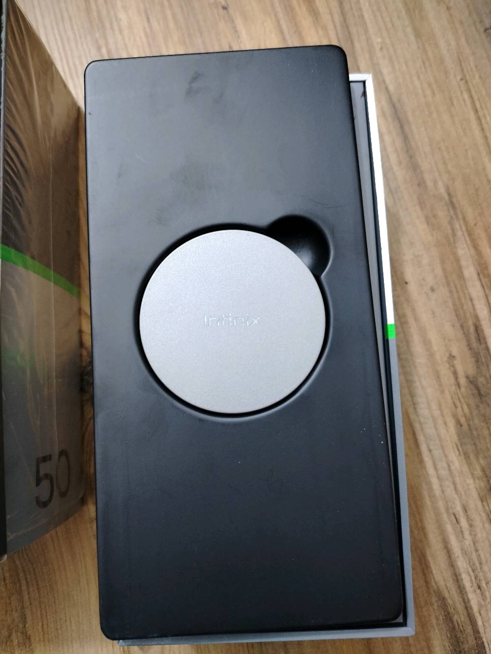 سلام عليكم 
جهاز انفنكس نوت 50 برو 
الجهاز نظافة 100% صالي اقل من شهر من اشتريته الذاكره 256 العشوائية 12+12 المعالج ميدتيك هيلوجي 100 التميت كامل ملحقات شاحنه وسماعات وشاعن عكسي