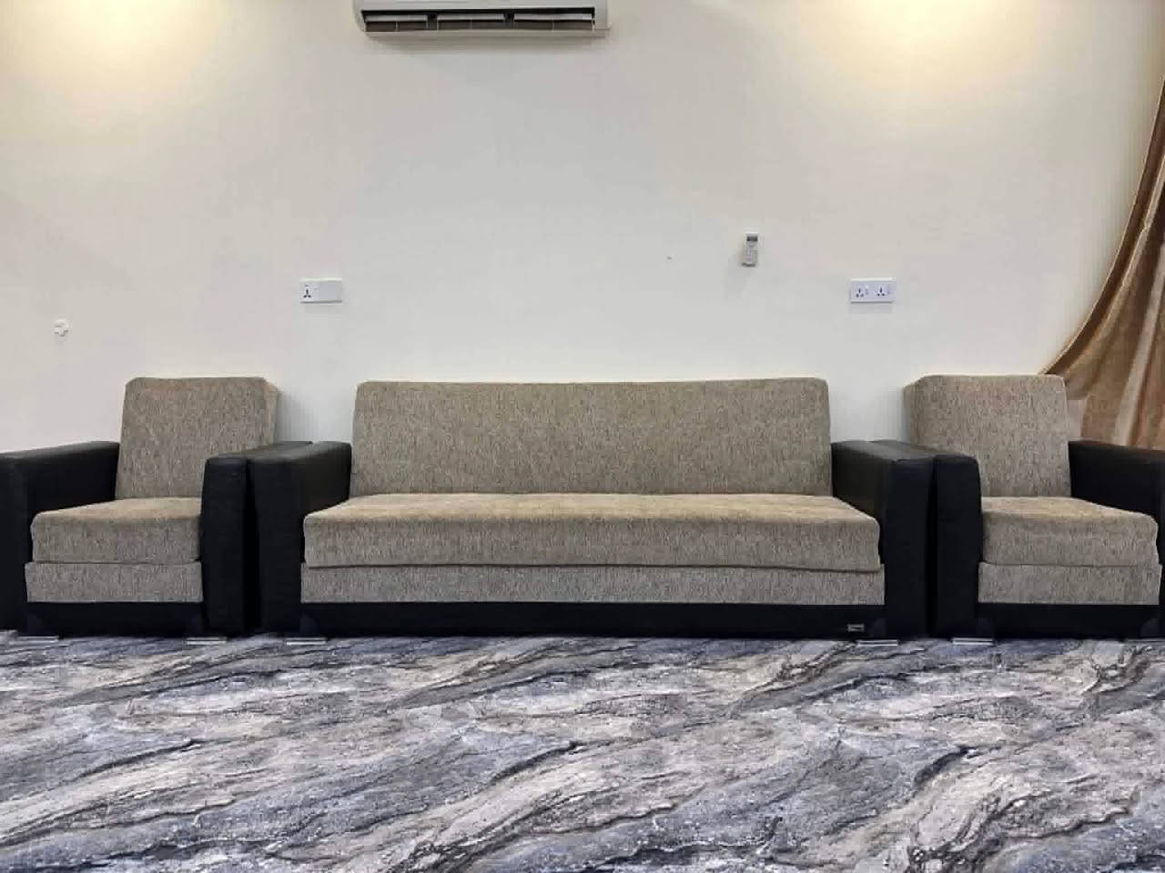 ام تاقمە بۆ فرۆشتن ماڵێکی جوان و خاوێنە لەخزمەتی  کریاریانی ازیز داین 
ژم:***********
