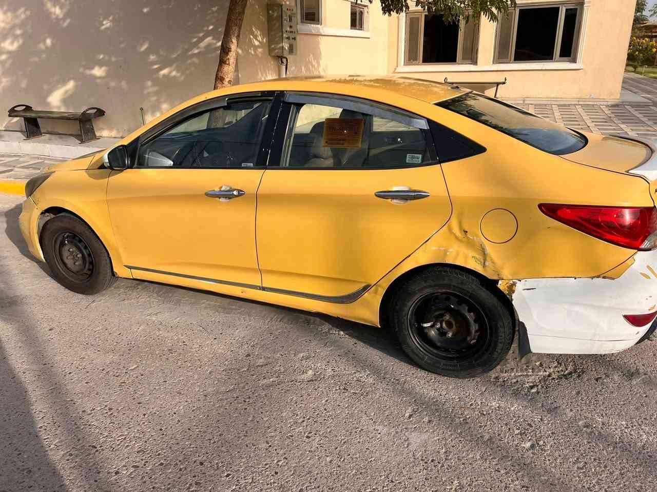 اكسنت صفرة موديل ١٥ مصفرة هيىة وغرامات محرك ١٦٠٠ دوش بيها ضربة بالجاملغ اليمين جهة السايق ومصلح نفسة مثل ماموضح بالصورة سعرها ٧٣ ورقة وبيها مجال مكلف بالنشر المكان بغداد حي الاعلام ***********
