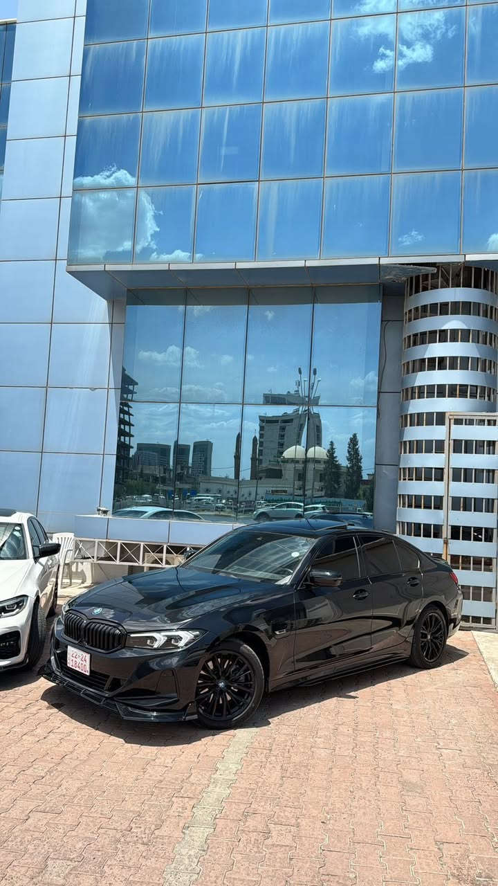 السلام عليكم 
بي ام 330e 2023 
ماشيه 50 الف
هايبرد
رقم اربيل
حادثها جاملغ و مبدل لون
مكانها المنصور 
***********
