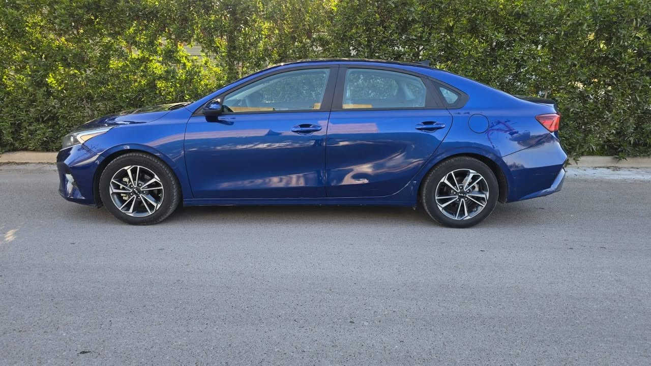 فورتي وارد٢٠٢٣
السياره جديده جدا ماشيه ٥٠ الف
فقط بنيد صبغ 
ليدور جديد خلي يخابر ويدلل
***********
السعر ١٥٥
