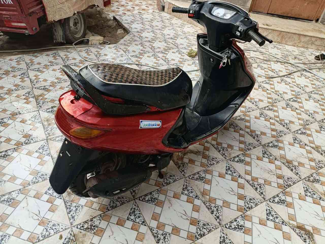 السلام عليكم
دراجه فراشه للبيع
محرك مامفتوح 
شلعه + ناعمه
كهربائيات كله شغاله 
سلف وهندر 
الاتصال ***********
ااو خاص 
مكاني ديوانيه مركز
