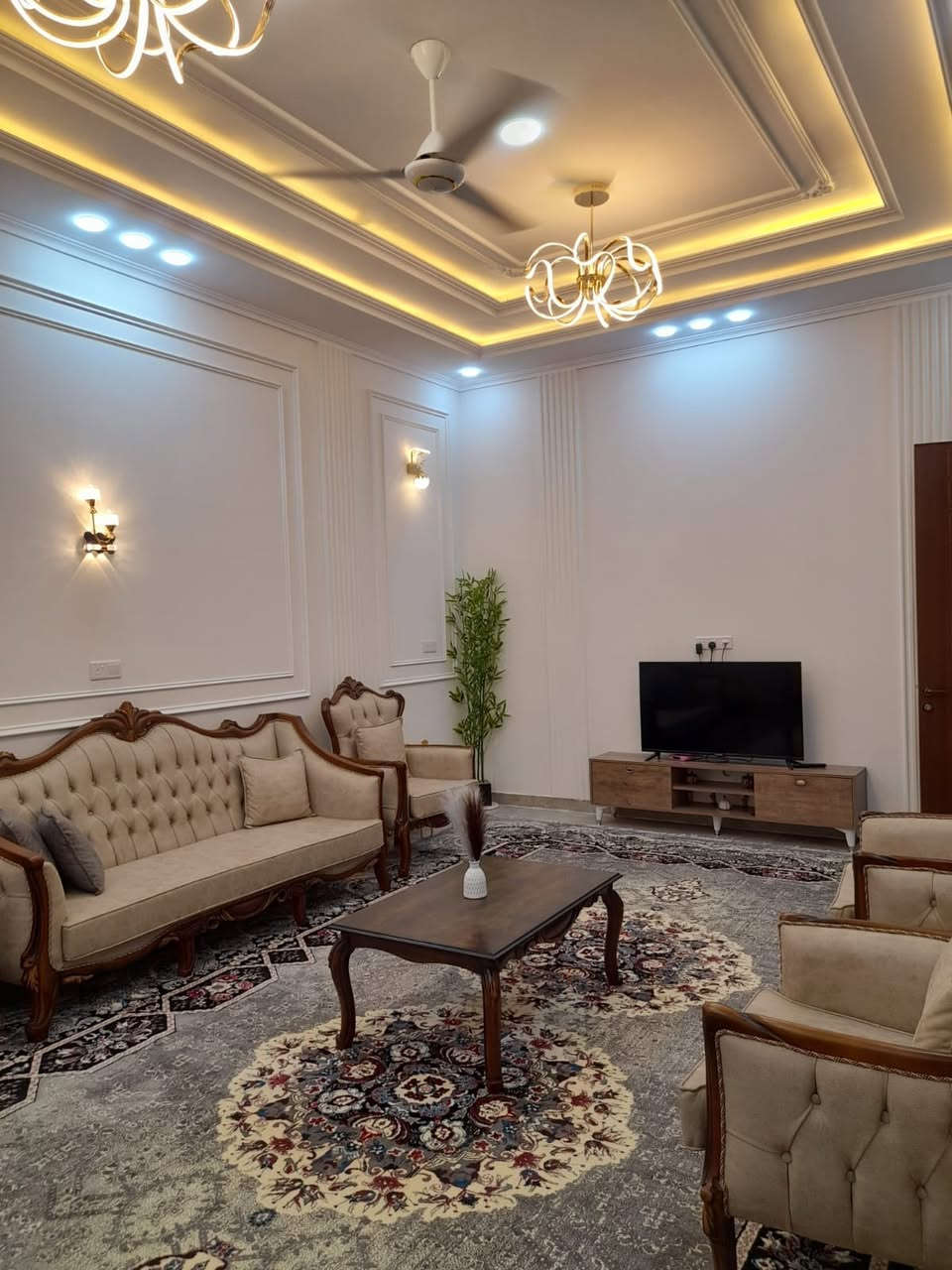 يعلن مكتب المرتضى للعقارات عن توفر    

بيت حديث ديلوكس للبيع ، في الاربع شوارع ، قرب المستوصف ، موقع جدا ممتاز
طابقين ، بناء 2025
المساحة / 200 متر
الواجهة / 10 متر
يحتوي الطابق الارضي على / غرفة وصالة واستقبال ومطبخ وكراج وحديقة وصحيات
الطابق الثاني / 4 غرف وصالة وصحيات
سعر البيت / 625 مليون

توجد لدينا عروض اخرى للأستفسار الاتصال على الرقم التالي / *********** نستقبل كافة العروض والاعلانات نشرها وترويجها مجانا عنوان المكتب / الجنينة / شارع جامع الكرناوي / مقابل فتافيت سنتر
