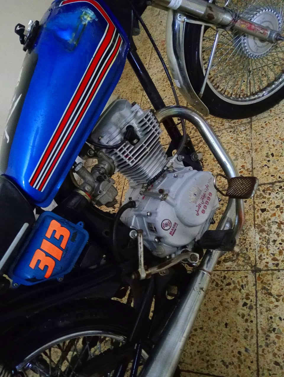 السلام عليكم ماطور بارت 2015 مكينه شرط لا صوت ولا شيء تحريكه ومعدل نار دبلات بارت اكزوز بارت ومكاني  ايسر حي البكر والسعر 270 ومجال بسيط شراي اتصل ***********
