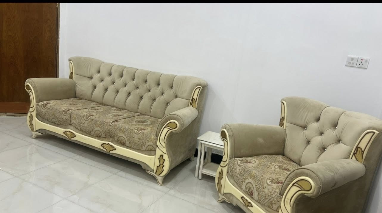 السلام عليكم
تخم للبيع. السعر 280وبي مجال


**إذا كنت صاحب هذا الإعلان وتريد حذفه لأي سبب، رجاءا أرسل رسالة إلى الدعم الفني**