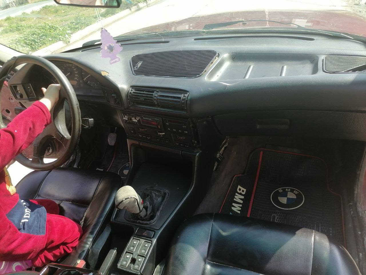 520 كبس مكفوله من الصبغ والضرر رقم جديد طخم جديد السيارة واكفه مال بيت على ايد وحده  السعر 38 ***********
