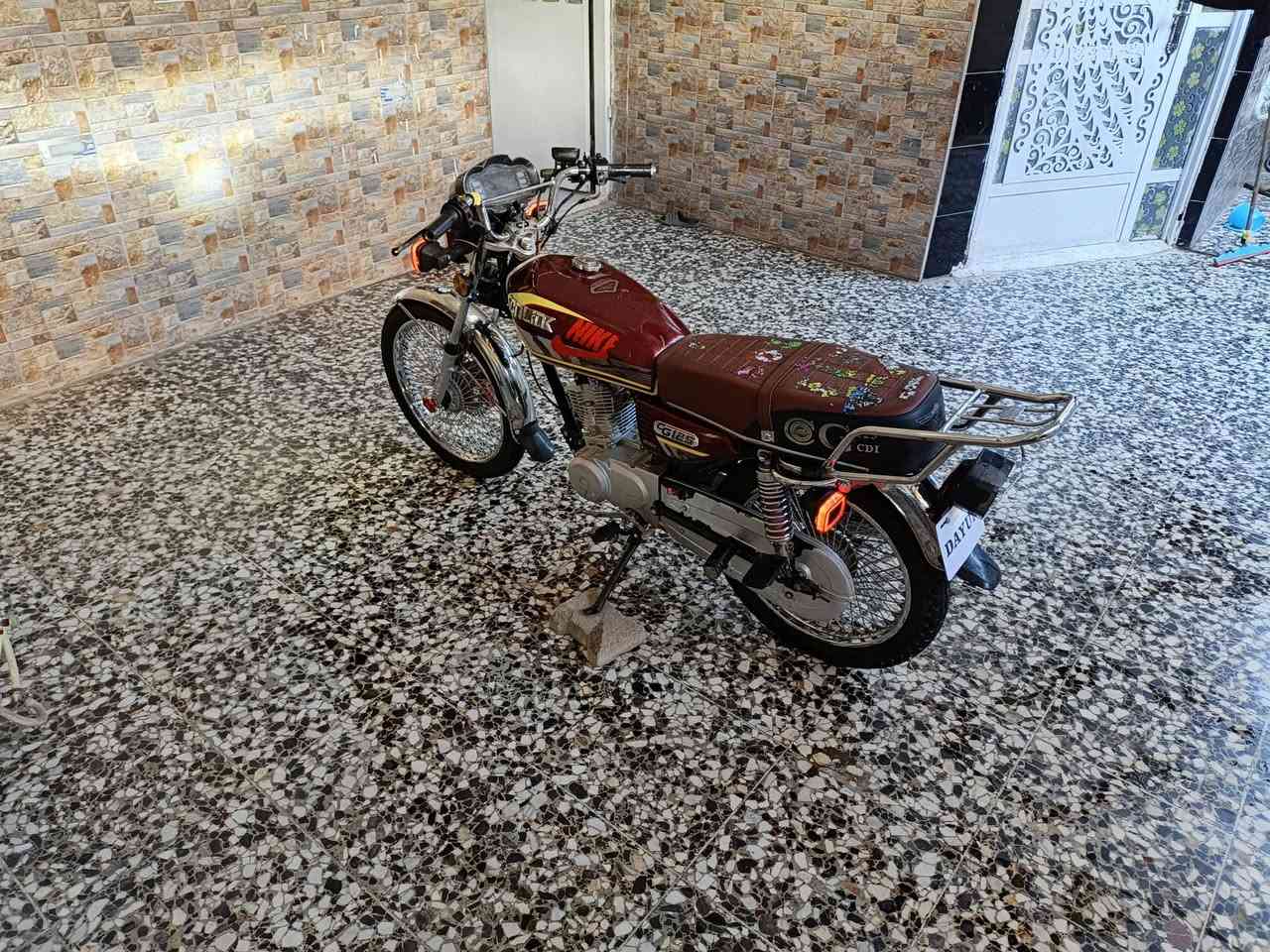 يالله سلام عليكم دراجه للبيع ايراني 4 كير موديل 2024 دراجه اوراق كاملة خير من الله مابيها اي نقص كلشي شغال بيها عنوان بغداد فلكه حي النصر السعر 575 وبيها مجال بسيط ***********
