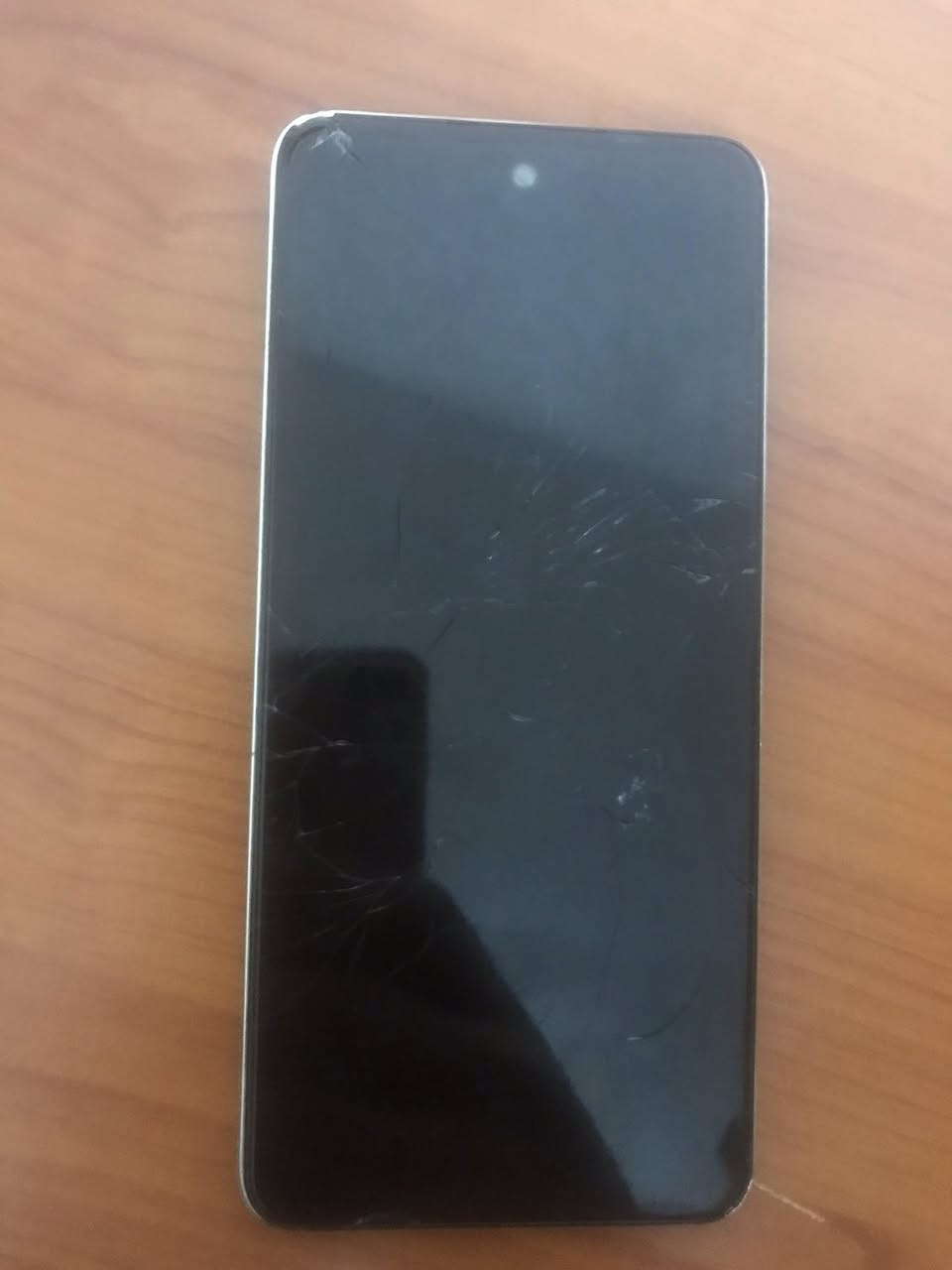 تكنوو شغال ما بي شي بس شاشتة مفطرة . 
قيم واخذ


**إذا كنت صاحب هذا الإعلان وتريد حذفه لأي سبب، رجاءا أرسل رسالة إلى الدعم الفني**