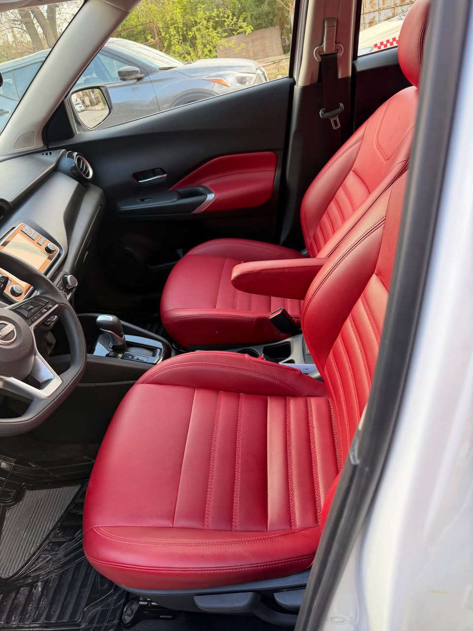 نيسان كيكس 
موديل ٢٠٢٤ 
خليجي شركة موهند 
ناو سور بيلادي 
بئ صبوغ بئ تعديل
٣٢ هةزار كيلو متر رؤشتية 
دوو سال زةماني شريكةي ماوة رون و فلتر  و سيرڤس بةلاشة
نرخي 155$ كةميك مةجالي تيداية
*********** أربيل, العراق
