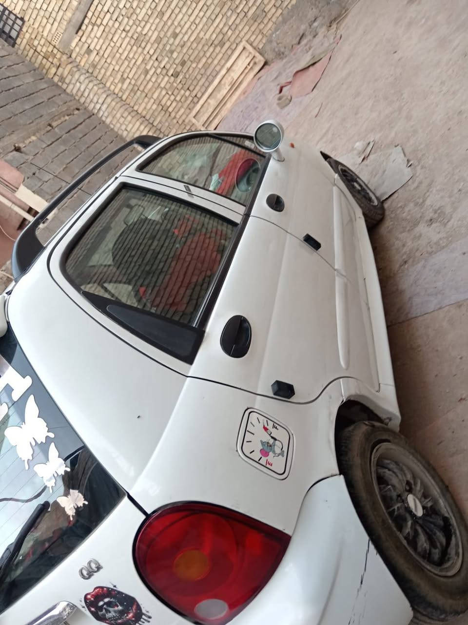 سياره كيو كيو مكفوله ونضيفه للبيع السعر ٣٢ ورقه وبيها مجال العنوان الطي رقم الهاتف ***********
