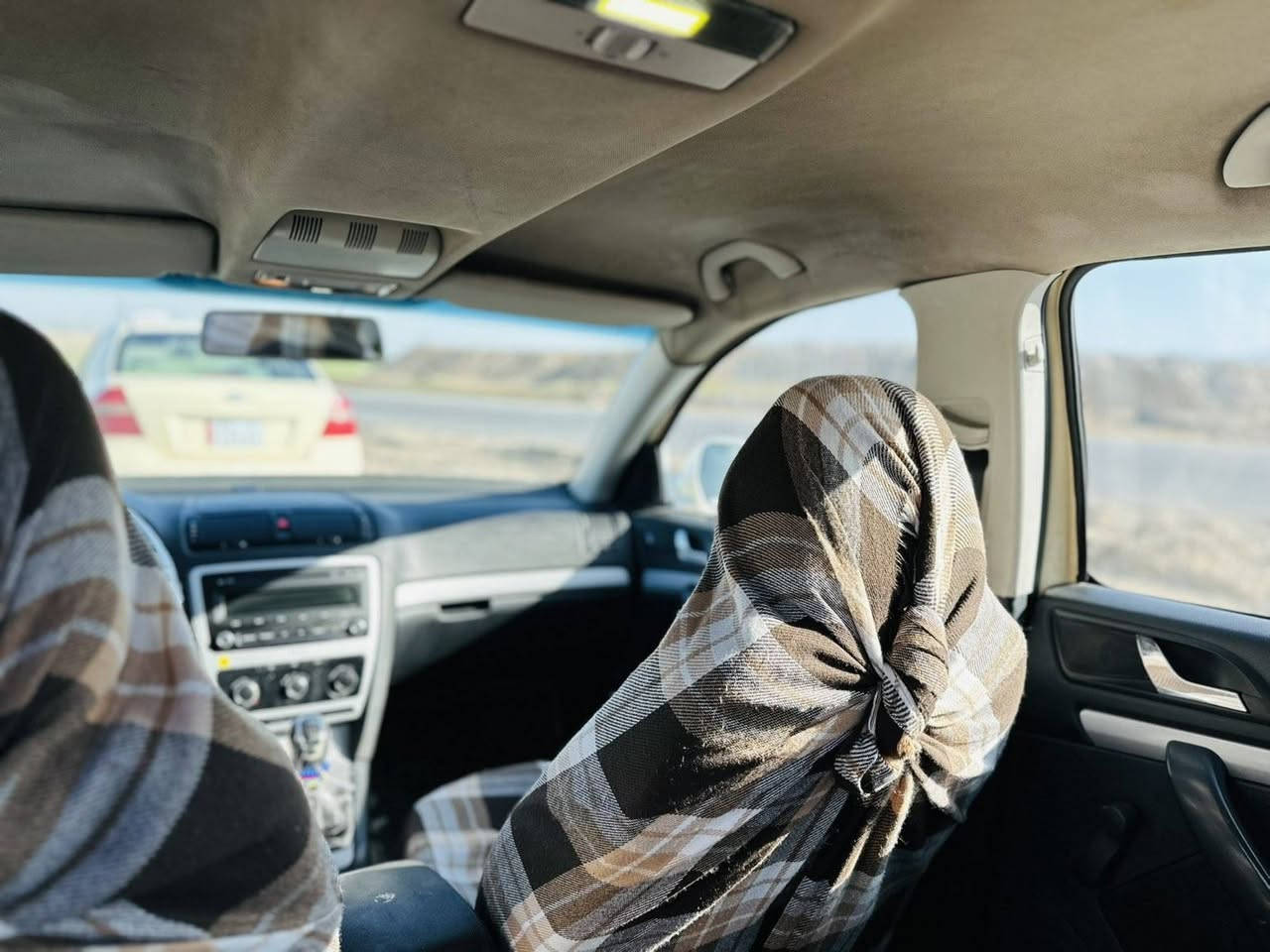 بابەت ڕیکلام
شکۆدا ئۆکتاڤیا 2013
***********
***********
گێڕ مەکینە بەشەرت
گێڕی عادی
تەقەو ڕەی بەشەرت
مەکینەی 20جیتایە
4تایەی نیو داشت
پێش و دوای لۆک لۆک کەپسی بێدەعم
تەکسی بوە کراوە بە قسوسی
سیعری 66 یەک تۆز معامەلە السليمانية, العراق
