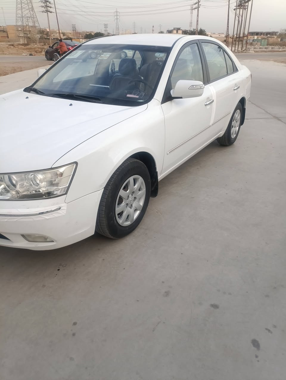 السلام عليكم من رخصت مسؤول الكروب المحترم سوناتا للبيع موديل 2010 محرك 2400 رقم  بغداد الجديد سنويه جديده ماشيه أقل 150 مكفولة كفاله عامه عدا شخط بسيط السيارة حيل جديده بوضع الشركه السعر وباقي التفاصيل على الرقم *********** مكاني واسط الكوت
