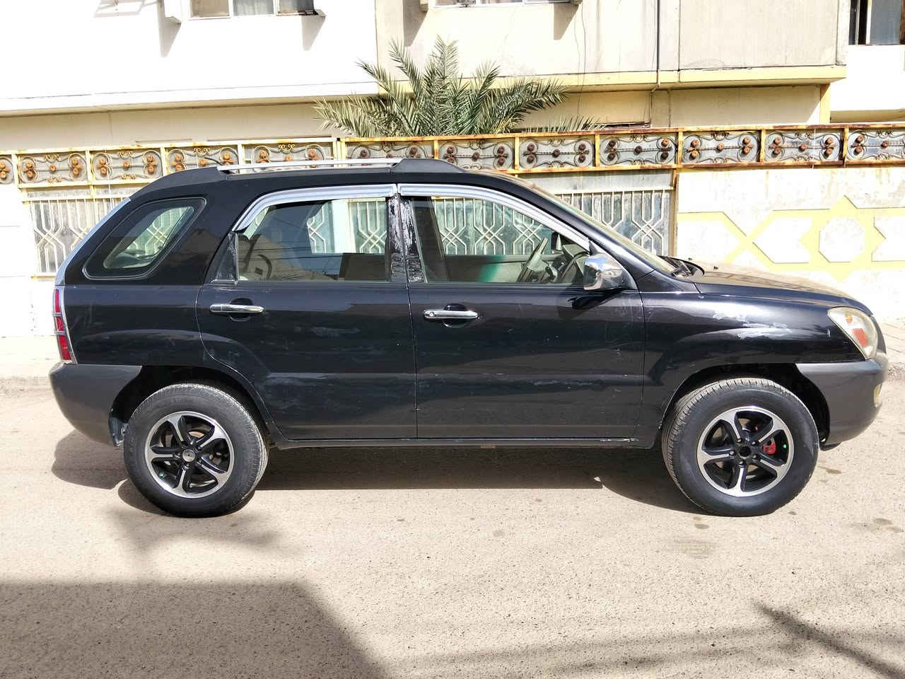 السلام عليكم سبورتج 2007 وارد امريكي محرك 2000رقم بغداد السعر 97مكان السيارة  ***********
