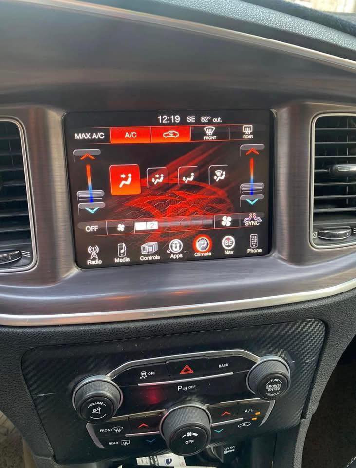 سلام عليكم شاشات وبامه جارجر لبيع شرط اصليات فتح وشدوبرمجه وفتح كود سعر لوحده ٢٠٠ الف مكاني بصره ***********
