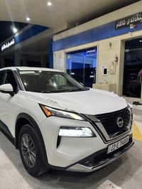 روغ • ٢٠٢١ • أبيض