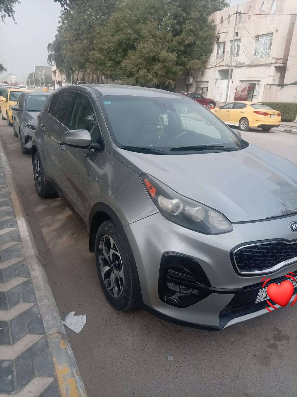 كيا سبورتج امريكي
ضربته جاملغ وبنيد 
مكينه 2400 
رقم مثنى مداور مباشر
موديل 2020
مكان السياره المثنى الوركاء 
استفسار اكثر
***********
