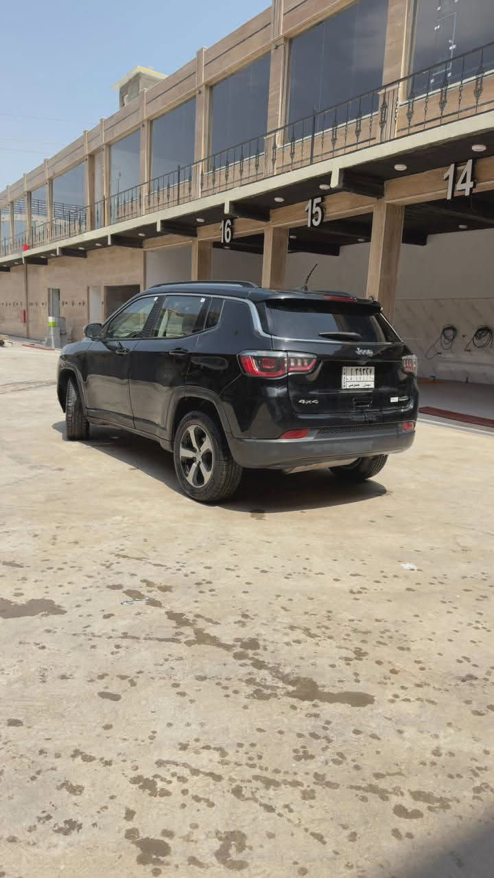 جيب كومباس مديل 18 فول مواصفات سياره حادثة باب خلفي وبيه مكانة صبغ سياره حلوه وجاهزه بيه نواقص بصيطه سعر 98 وبيه مجال *********** مكاني بصره
