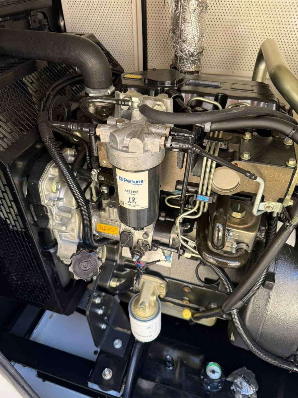 🔹 للبيع مولدة بيركنز  أصلية –🔹
💪 القدرة: 45  كيفي
راس التوليد : لوري سومر فرنسي اصلي ✅
محرك بيركنز اصلي ✅

⏱️ عدد ساعات التشغيل:535ساعة فقط !✅
🔇  نسبة الكاتم:100%سوبر  سايلنت
 
المنشأ: صناعة انكليزي  أصلي✅
ضمان تشغيل ✅
وضمان محرك ✅

تنبية ‼️
يتوفر لدينا مولدات 
✅مستعمل .
✅جديد زيرو .
✅تأجير مولدات  كافه الاحجام .
⸻

🔧 خدمات ما بعد البيع:
 • ✅ ضمان تشغيل فعلي عند التسليم
 • ✅ ضمان على المحرك
 • 🔄 خدمة استبدال المولدات القديمة
 • 🧰 مراوس مولدة متوفرة حسب الطلب
 • 👨‍🔧 خدمة صيانة ودعم فني متواصل

⸻

📍 الموقع:
بغداد – الكرادة – شارع 52 – كمب سارة

📞 للتواصل والاستفسار:
[***********] اسيا 

⸻

⚡ معرض الأخوين – ثقة تُشغِّل حياتك ⚡
