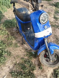 بايسكل شحن للبيع نقص باتري واحد  غراضه كله موجوده سله جاملق خلفي كشن و...