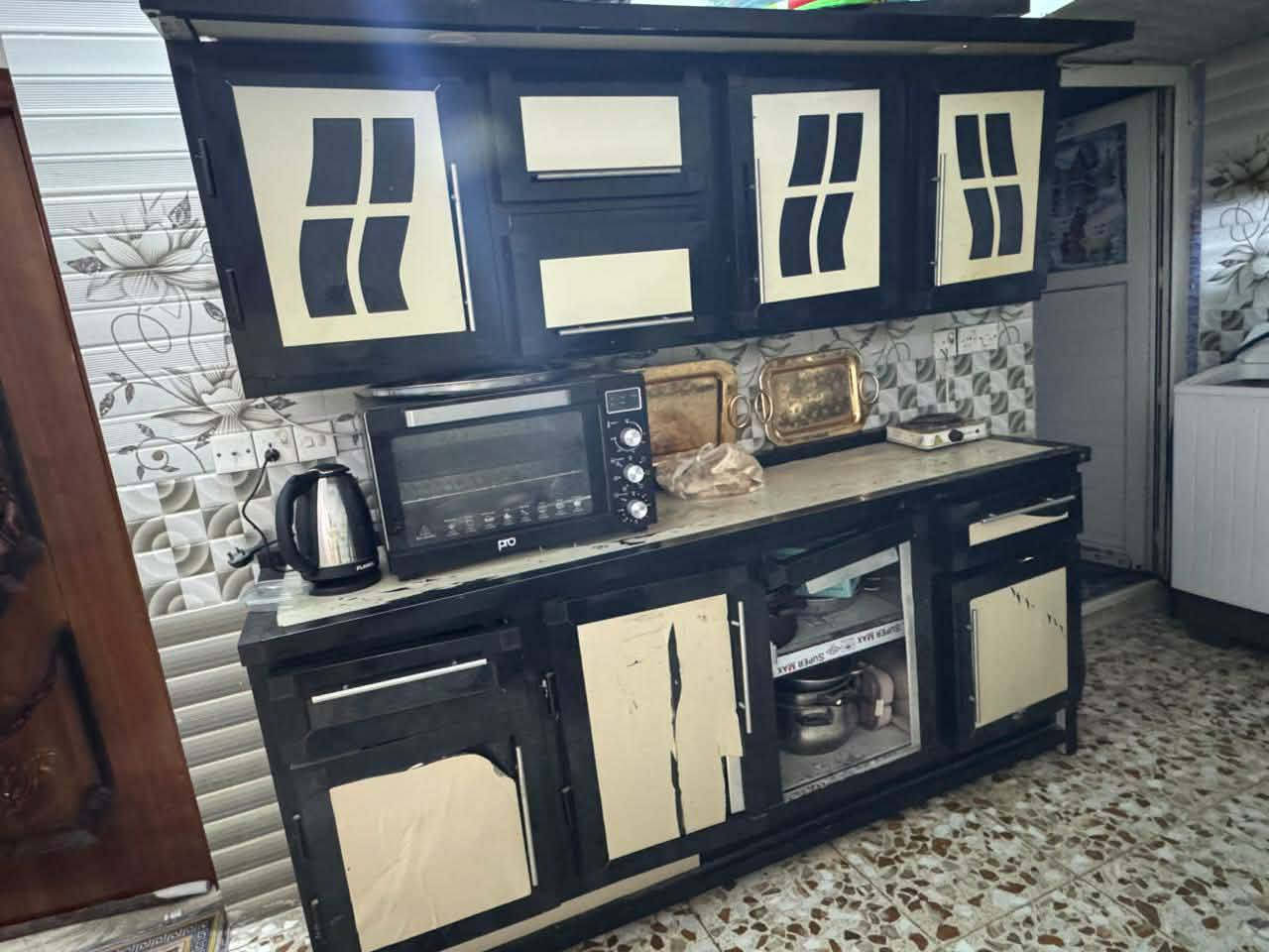 كاونترات للبيع مكان الشعب السنك متر و20 والكاونتر مترين***********
