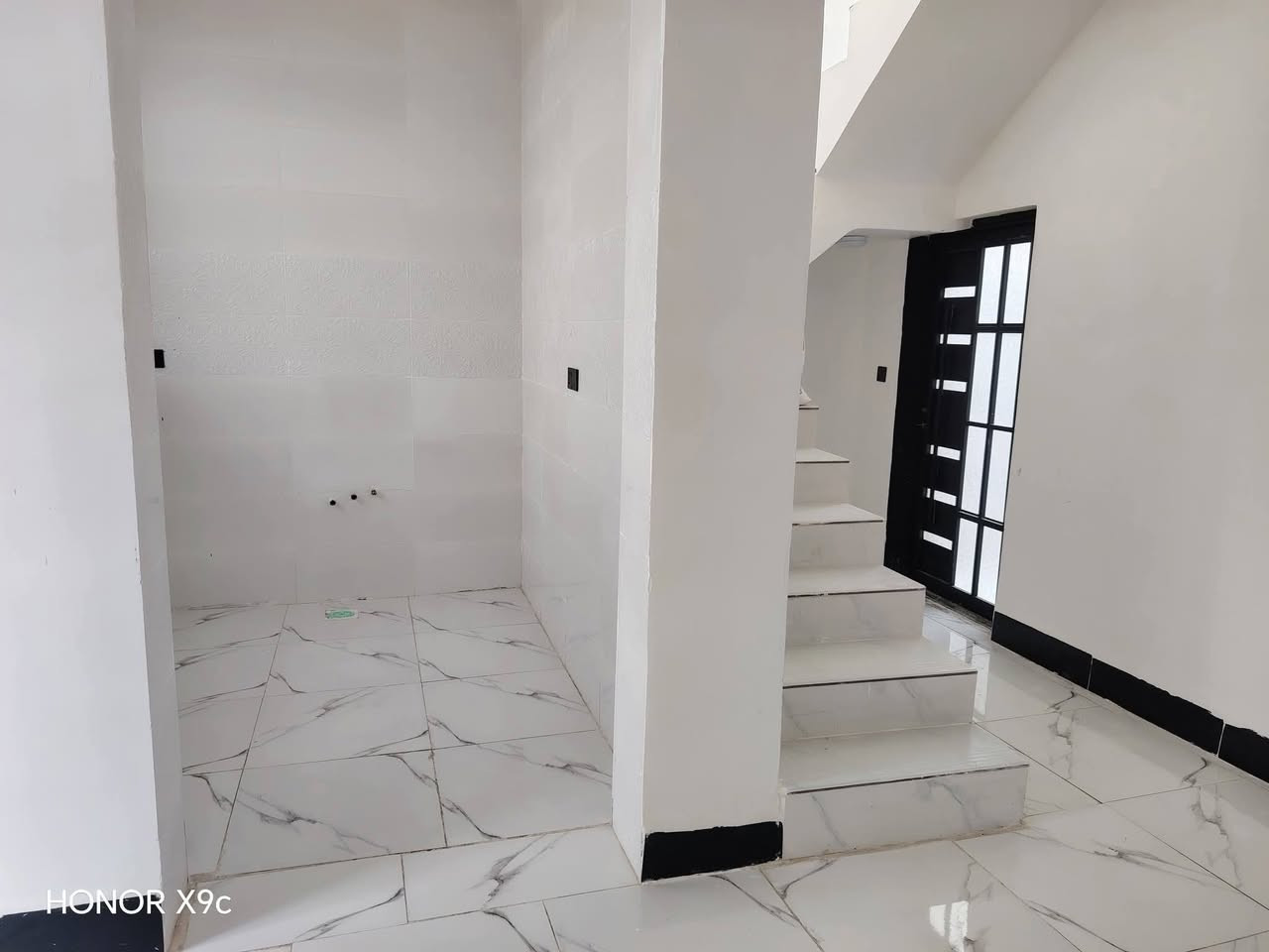 المساحه ٦٠ م طابو زراعي نجف مقابل ملحق قرية الغدير
البيت جديد وجاهز 

بناء حديث// طابوق جمهوري 🧱// صب كونكريت مسلح /// سطح كامل //  

#ملاحظه البيت قريب لشارع الصب ولسوك مباشر 

السعر 27 مليون 💸
للاتصال   ***********
