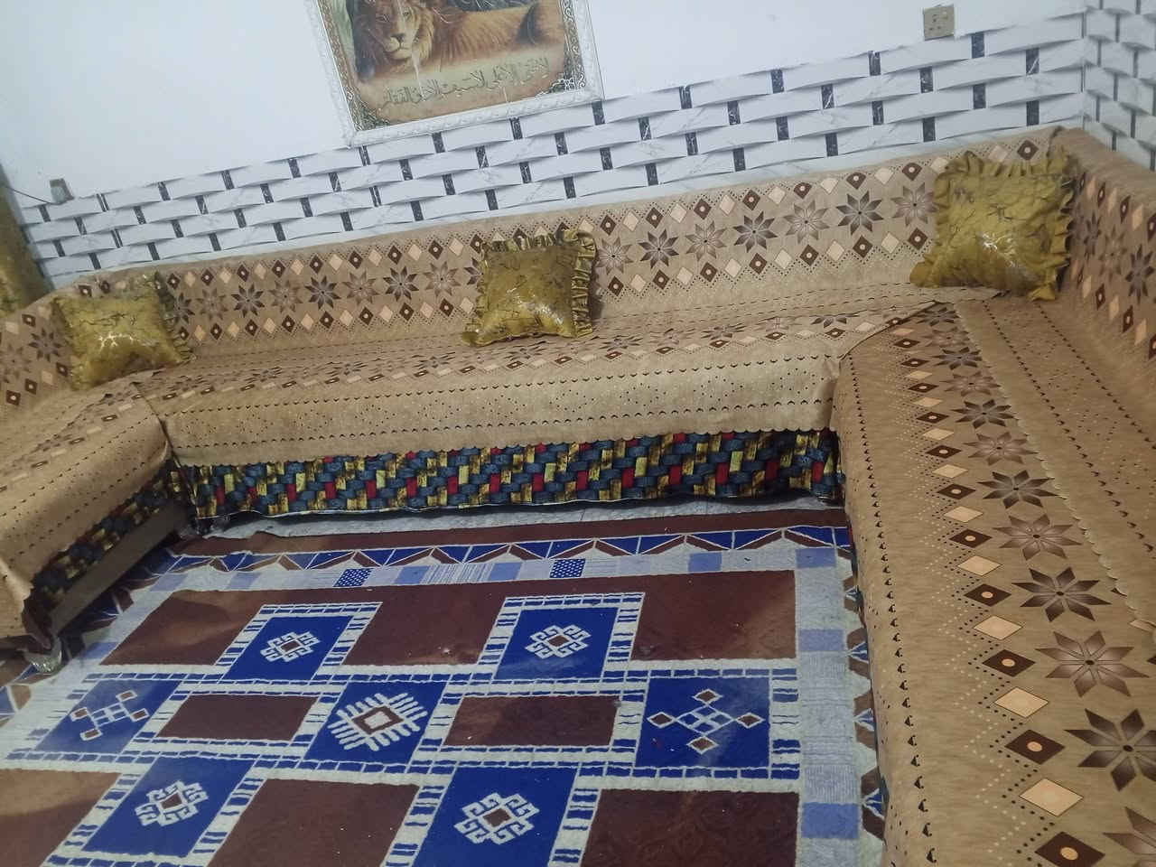 سلام عليكم 13مقعد جديد الون رصايي ماعده الكوشات الخشب ماله لوح ثقيل حسينيه مكاني***********
