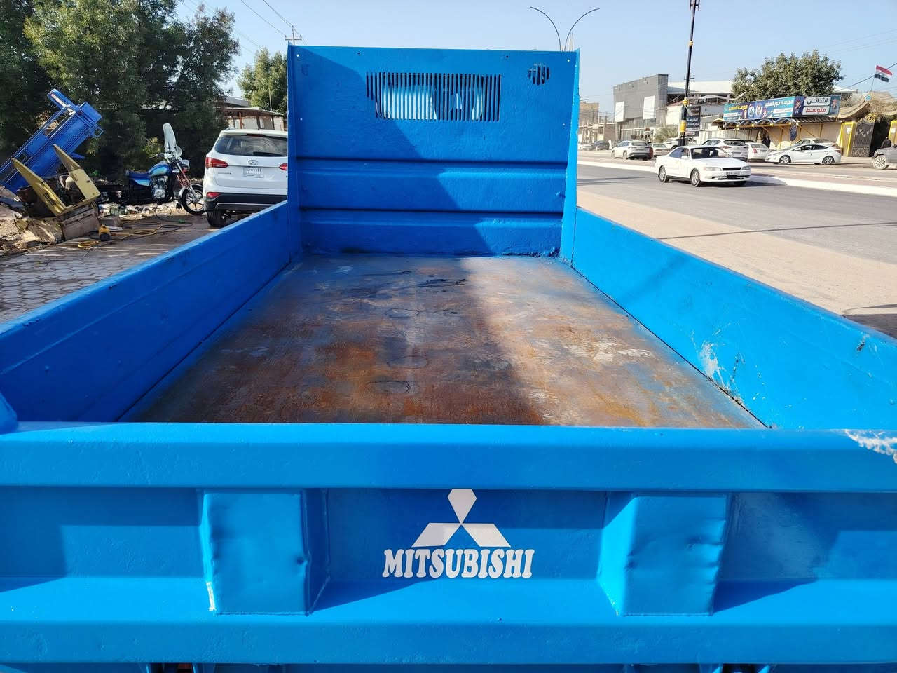 السلام عليكم كنتر بزون للبيع  رقم قدسية موديل 93 مجدده ل30 محرك104جديد عنوان نجف *********** ابوعلي
