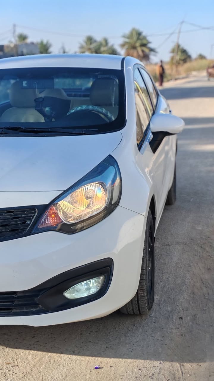 سلام عليكم
 كيا ريو 2015 للبيع 
خليجي  1600
شاشة +تبريد فول
 نظام ECO
السياره جاهزة وحلوه 
(السياره بيها حالوب )

السعر 89وبيها مجال  
مكاني ديوانية شافعية 
رقمي ***********
لحد يراسلني هذا رقمي واتصل

بيع او مراوس
