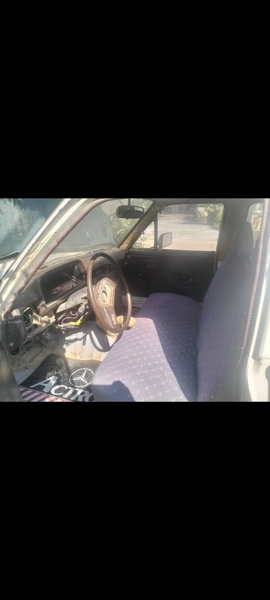 السلام عليكم وعليكم السلام للبيع سياره بيكم تيوته للبيع موديل 82 نضيفه 4نمر اصوليه رقم انبار حمل للاستفسار اتصل على*********** المكان الفلوجه النساف
