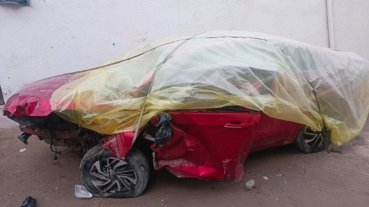 سلام عليكم شباب سياره بايك للبيع موديل 2025 بيه حادث موجوده يم السمكري رقم بصره السياره أنا مكلف بنشر مكان سياره بصره رقم صاحب السياره ***********
