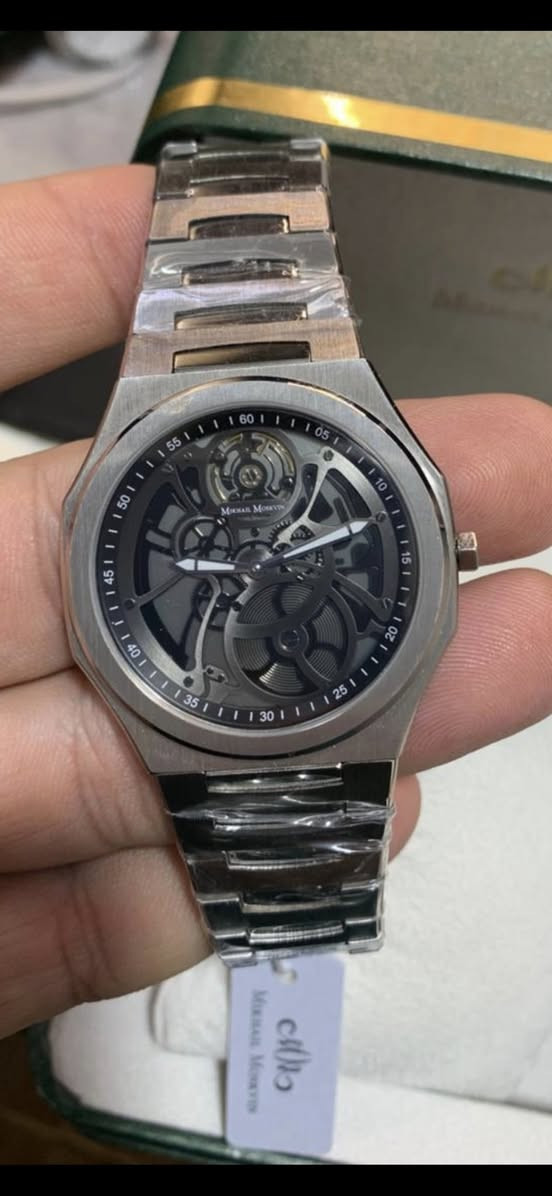 السلام عليكم ساعات ميخائيل الماركه العالميه روسيه وساعات بلنتينو الماركه الايطاليه السعر تفليش اقل من السوك الي يحب يحجزقطعه محدوده مراسلة الصفحه او الاتصال واتساب ***********
