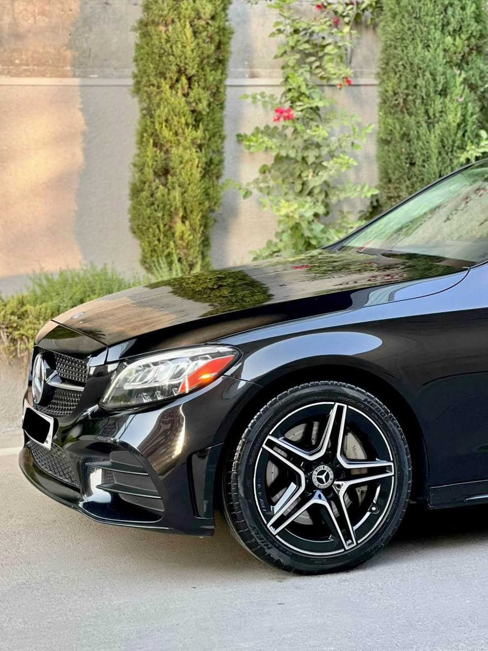 Mercedes Benz C300 2019
مێرسیدس بێنز مۆدێل ٢٠١٩ فول فول مواسەفات ناو زەرد
بەسمە - سەقف پانۆرامە - برێک کارەبای - شاشە گەورە - کامێرا - ماوس -  دەرگا بەسمە 
 - ناو فۆڕمیکا - کوشن جلد - کوشن هیتەر - کوشن کارەبا - سوکان کارەبا - کوشن میمۆری و خزن - لایت لید - نیزامی لێخوڕین (ئیکۆ - نۆڕماڵ - سپۆڕت - سپۆڕت پڵەس) - ئاوێنە ئیشارەت - ئاوێنە پۆلۆرایس - تەبرید مەرکەزی - زۆر مواسەفاتی تر…

سەیارەکە زۆر پاک و  تازە و جوان ماوەتەوە شوخت و چالیشی نیە سێرفزی کامل کراوە چوار تایەی تازەی بۆ بەستراوە و بێ مەسرەفە 
چاڵ و شوختی نیە 

گێڕ و مەکینە بەشەرت نەکراوەتەوە 
٠٠٠٦ ٠١١ ٠٧٧٥
شوێن/سلێمانی
0775 011 00 06 ☎️ السليمانية, العراق

