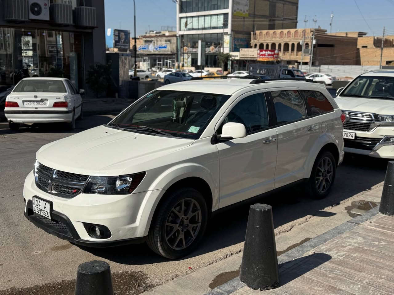 دوج جورني امريكي موديل 2018 ماشيه 94 ميل 
السياره كير ومكينه جدد حداديه بيها شغلات بسيطه 
مكينه 6 سلندر 3600 تجي نفس مكينه الچارجر تبريد شغال 3 قطع كشنات جلد ركهربائي تدفئه كشنات ويل الكبير  صبغ عام تغيير لون من سلفري الى ابيض حادث امريكه جاملغ وبنيد بدون شاصي رقم بصره انكليزي راعيها بلنجف سعرها 135وبيها مجال
 ومراوس هم ترهم عنواني نجف*********** النجف, العراق
